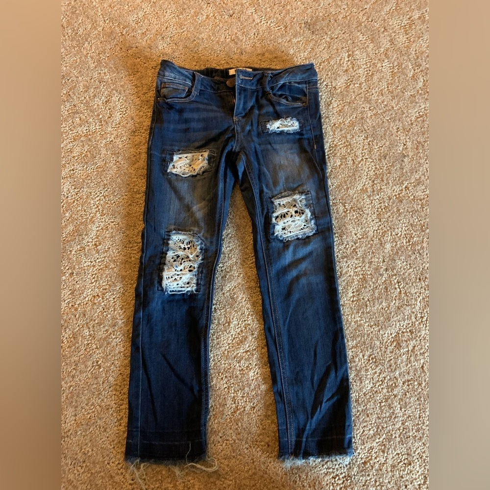 girls ripped jeans